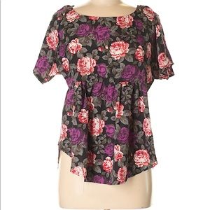 Ali & Kris Short sleeve floral blouse